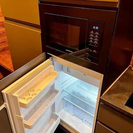 Le Nid De L'aiguille - Au Pied De L'aiguille Du Midi