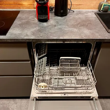 Le Nid De L'aiguille - Au Pied De L'aiguille Du Midi *